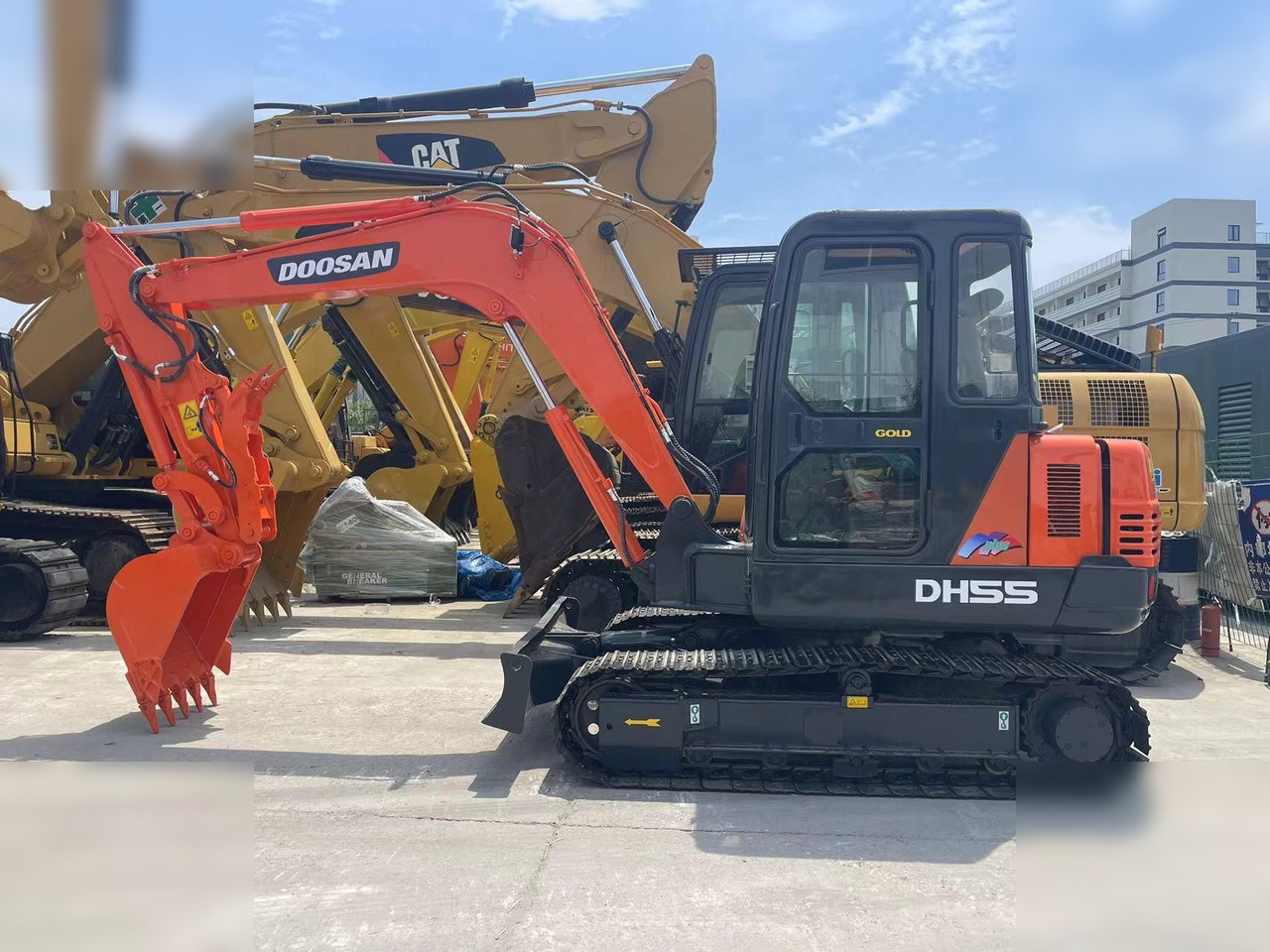 DOOSAN DH55-V - Mini pelle: photos 1 DOOSAN DH55-V - Mini pelle: photos 1