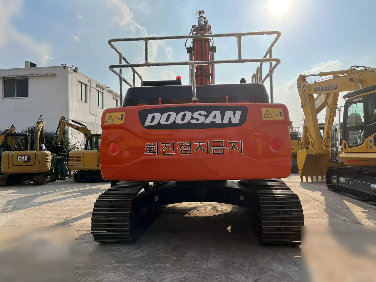 DOOSAN DX300 LC-9C - Pelle sur chenille: photos 2 DOOSAN DX300 LC-9C - Pelle sur chenille: photos 2