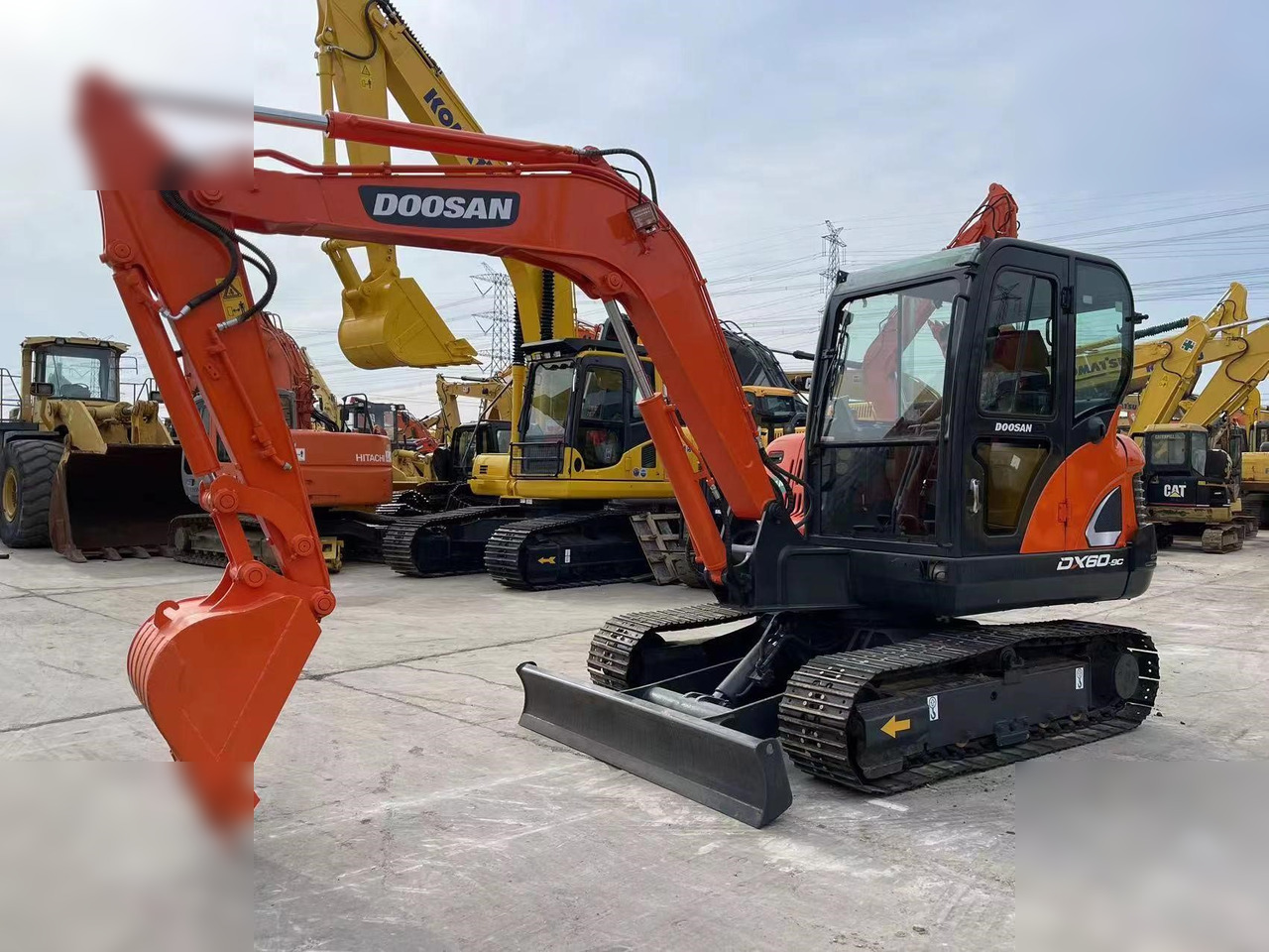 DOOSAN DX60-9C - Pelle sur chenille: photos 3 DOOSAN DX60-9C - Pelle sur chenille: photos 3