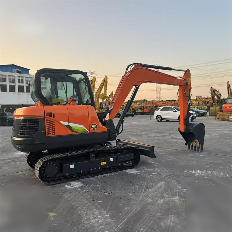 DOOSAN DX60E-10N - Pelle sur chenille: photos 4 DOOSAN DX60E-10N - Pelle sur chenille: photos 4