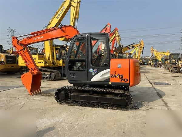 HITACHI ZX70 - Pelle sur chenille: photos 1 HITACHI ZX70 - Pelle sur chenille: photos 1