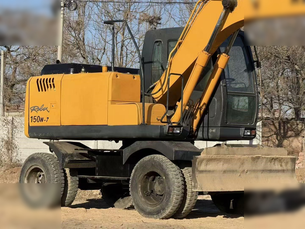 HYUNDAI ROBEX 150W-7A - Pelle sur pneus: photos 4 HYUNDAI ROBEX 150W-7A - Pelle sur pneus: photos 4