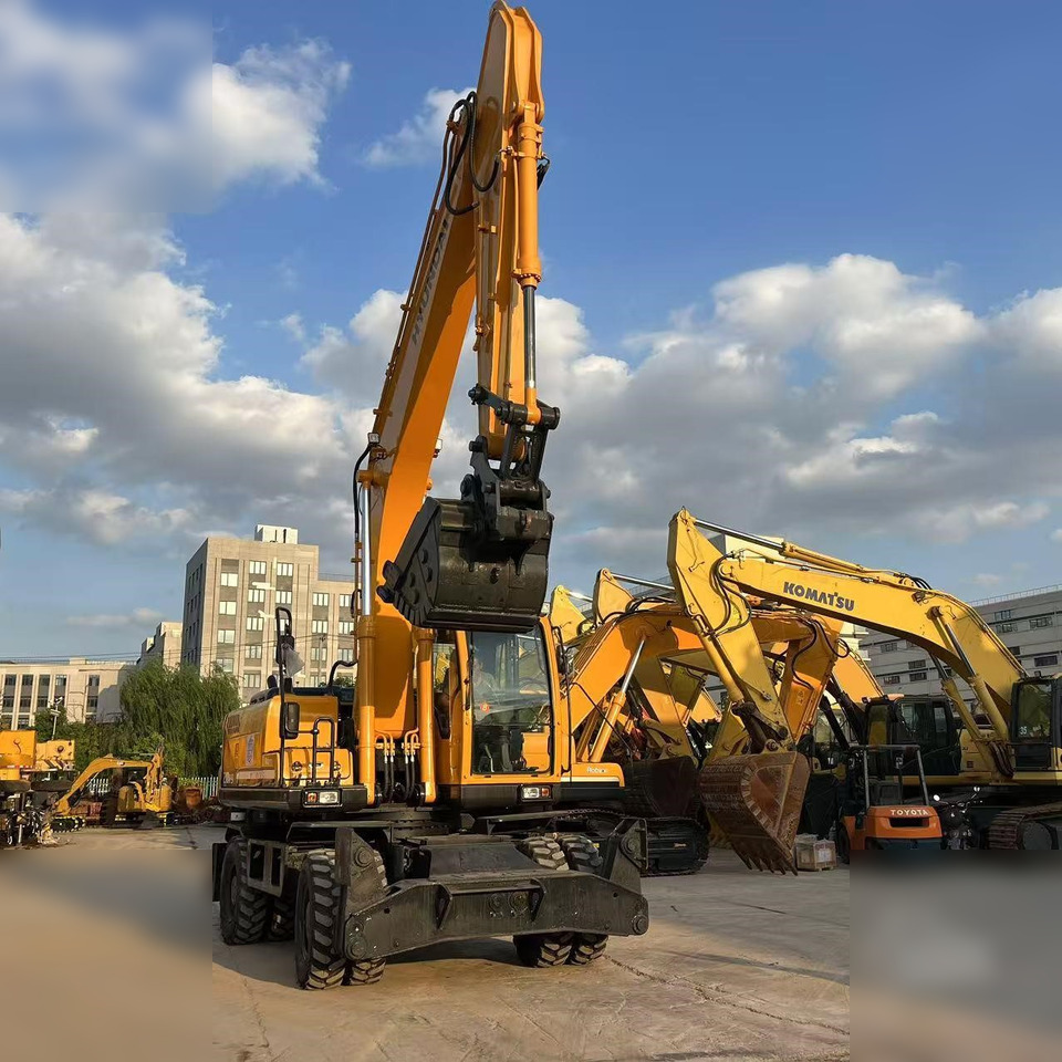 HYUNDAI ROBEX 210W-9 - Pelle sur pneus: photos 4 HYUNDAI ROBEX 210W-9 - Pelle sur pneus: photos 4