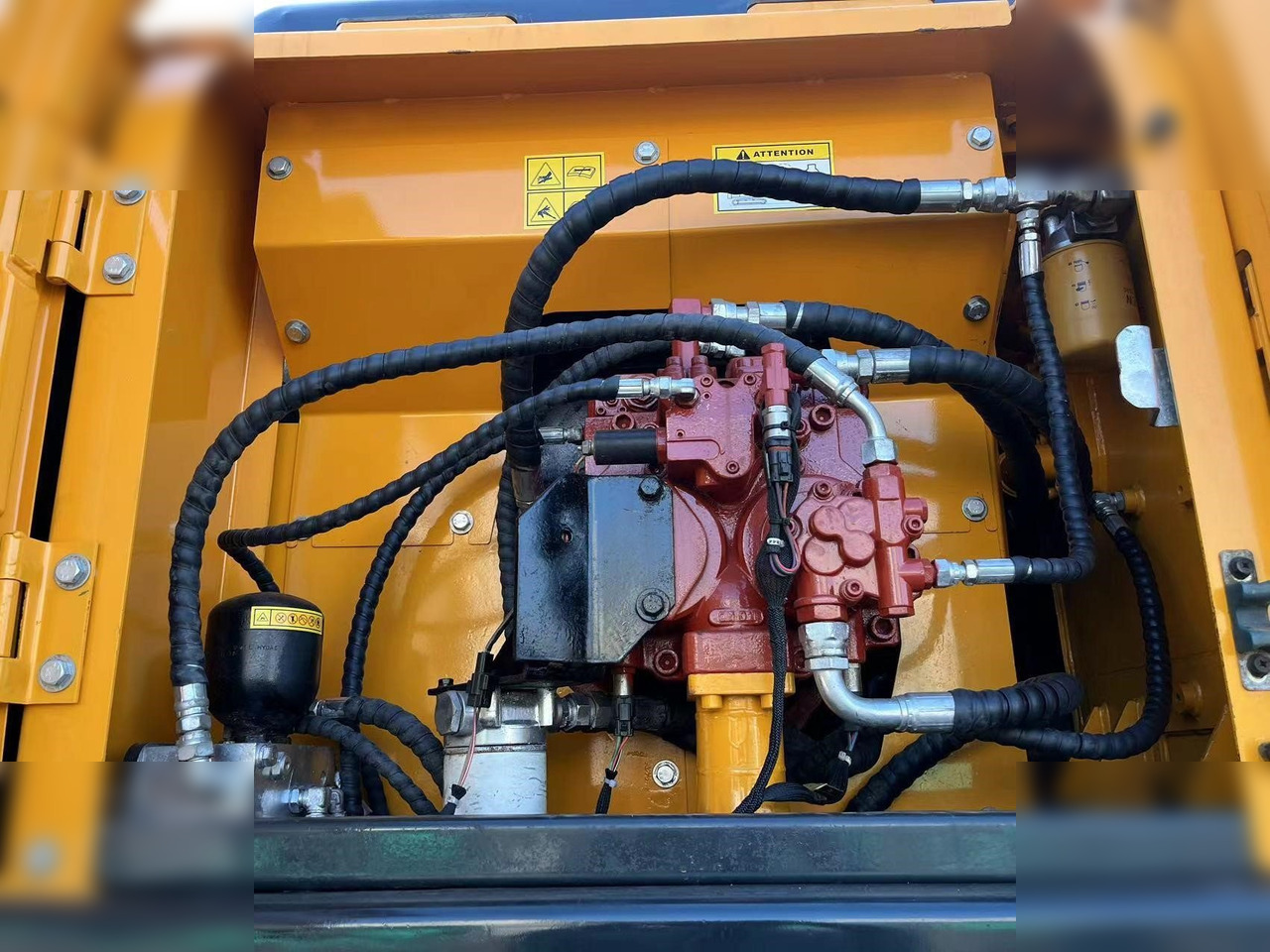 Crédit-bail de HYUNDAI ROBEX 210W-9 HYUNDAI ROBEX 210W-9: photos 6