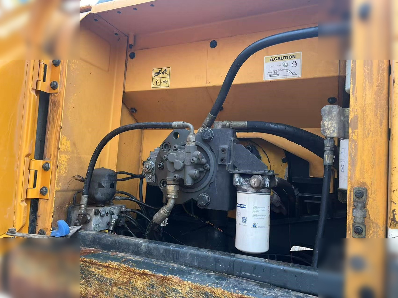 HYUNDAI ROBEX 220 LC-9S - Pelle sur chenille: photos 5 HYUNDAI ROBEX 220 LC-9S - Pelle sur chenille: photos 5