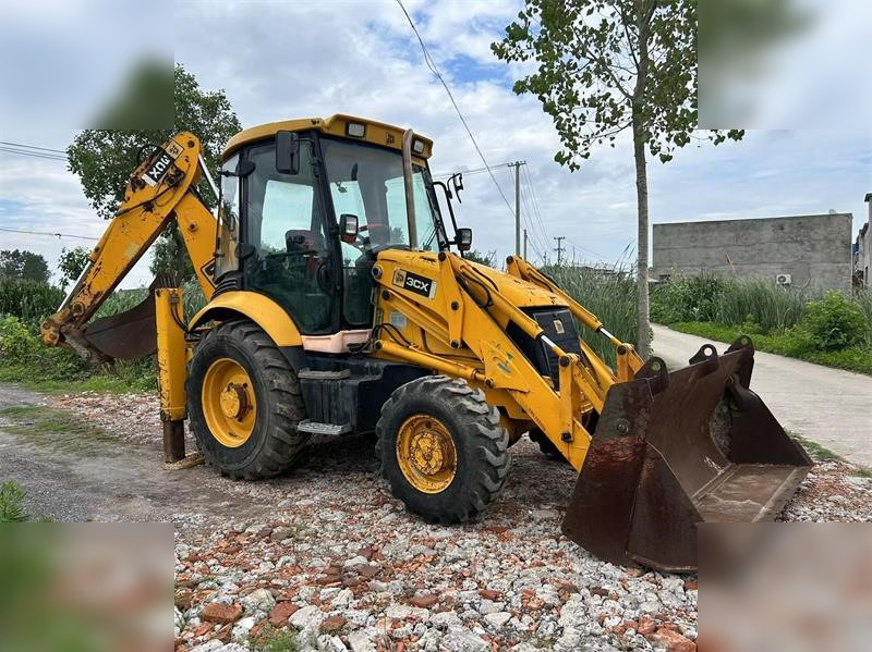 JCB 3CX - Tractopelle: photos 1 JCB 3CX - Tractopelle: photos 1