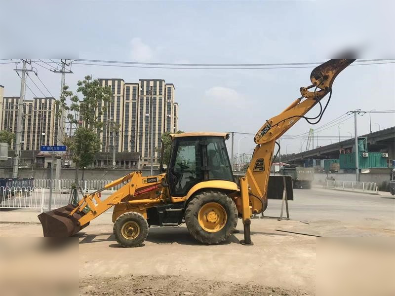 JCB 3CX - Tractopelle: photos 3 JCB 3CX - Tractopelle: photos 3