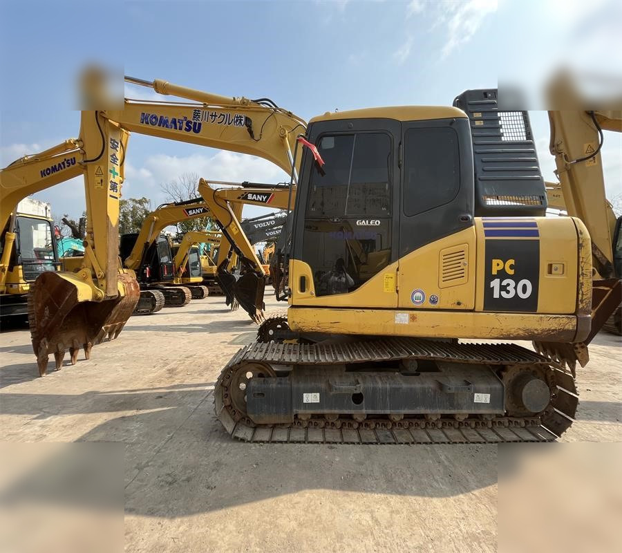 KOMATSU PC130-7 - Pelle sur chenille: photos 1 KOMATSU PC130-7 - Pelle sur chenille: photos 1