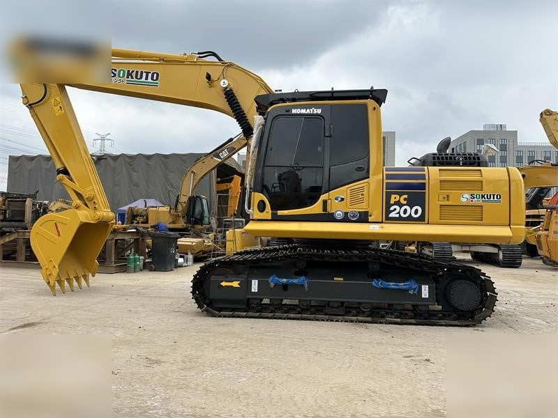 KOMATSU PC200-8 - Pelle sur chenille: photos 1 KOMATSU PC200-8 - Pelle sur chenille: photos 1