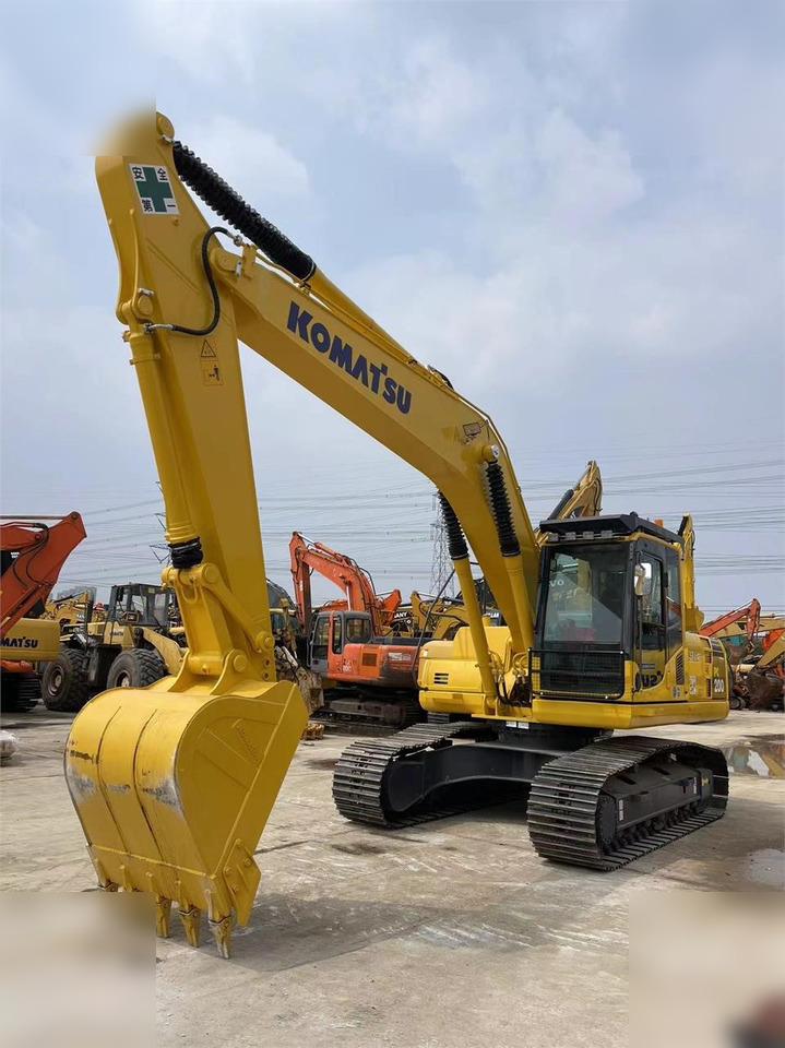 KOMATSU PC200-8 - Pelle sur chenille: photos 4 KOMATSU PC200-8 - Pelle sur chenille: photos 4