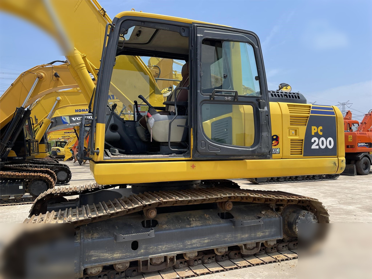 KOMATSU PC200-8 - Pelle sur chenille: photos 5 KOMATSU PC200-8 - Pelle sur chenille: photos 5