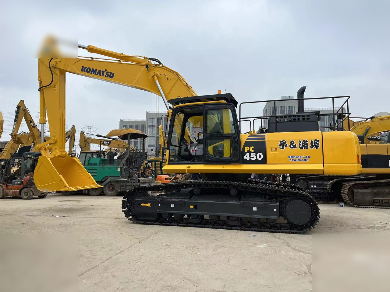 KOMATSU PC450 - Pelle sur chenille: photos 2 KOMATSU PC450 - Pelle sur chenille: photos 2