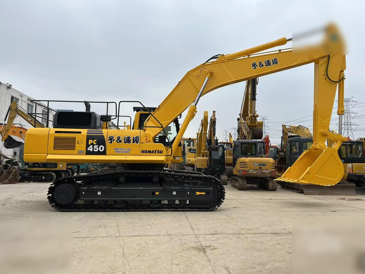 KOMATSU PC450 - Pelle sur chenille: photos 1 KOMATSU PC450 - Pelle sur chenille: photos 1
