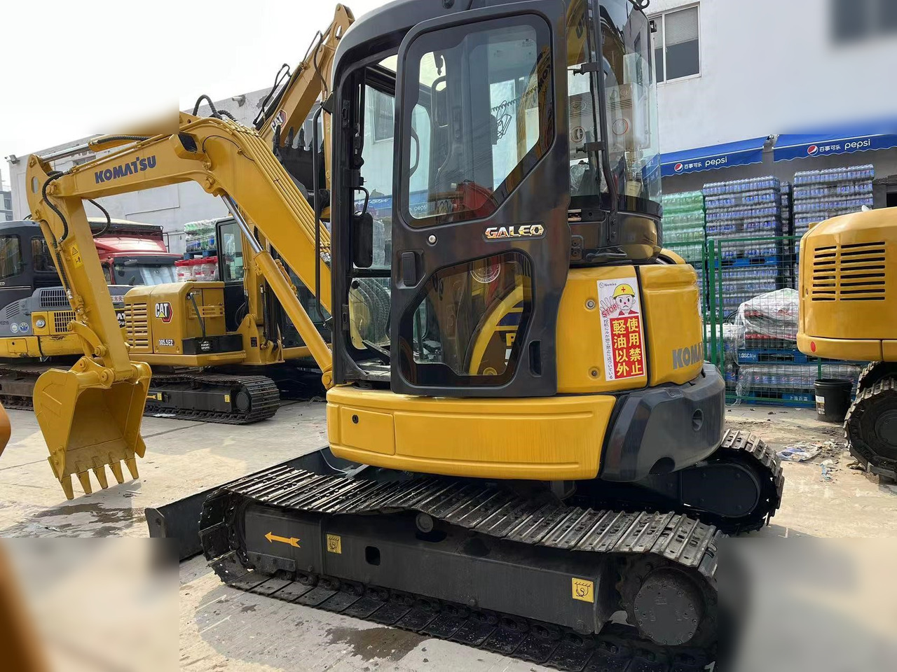 KOMATSU PC55MR-2 - Mini pelle: photos 3 KOMATSU PC55MR-2 - Mini pelle: photos 3