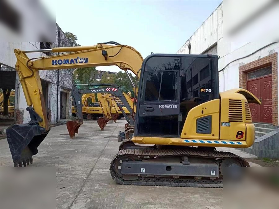 KOMATSU PC70-8 - Pelle sur chenille: photos 3 KOMATSU PC70-8 - Pelle sur chenille: photos 3