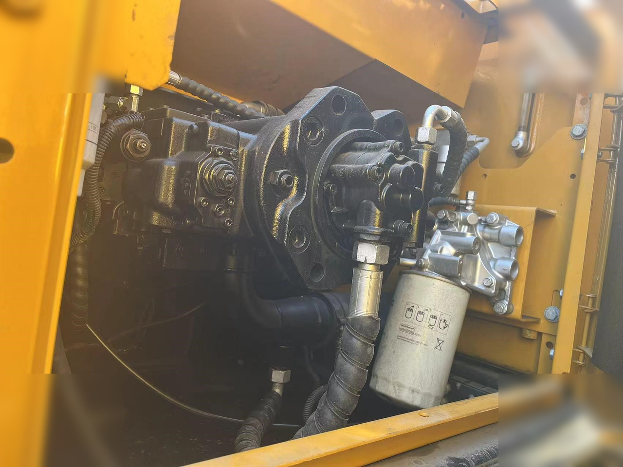 SANY SY215C - Pelle sur chenille: photos 3 SANY SY215C - Pelle sur chenille: photos 3