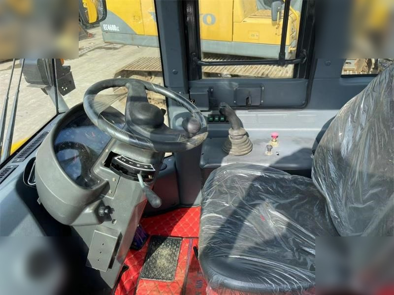 SDLG LG956L - Chargeuse sur pneus: photos 3 SDLG LG956L - Chargeuse sur pneus: photos 3