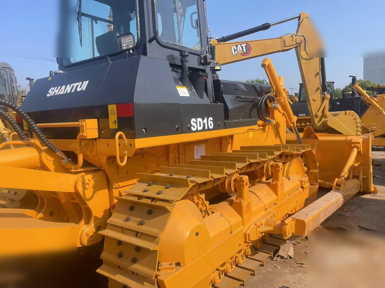 SHANTUI SD16 - Bulldozer: photos 2 SHANTUI SD16 - Bulldozer: photos 2