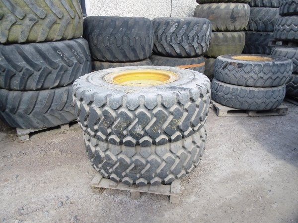Michelin 17,5x25 - Pneu pour Engins de chantier: photos 1 Michelin 17,5x25 - Pneu pour Engins de chantier: photos 1