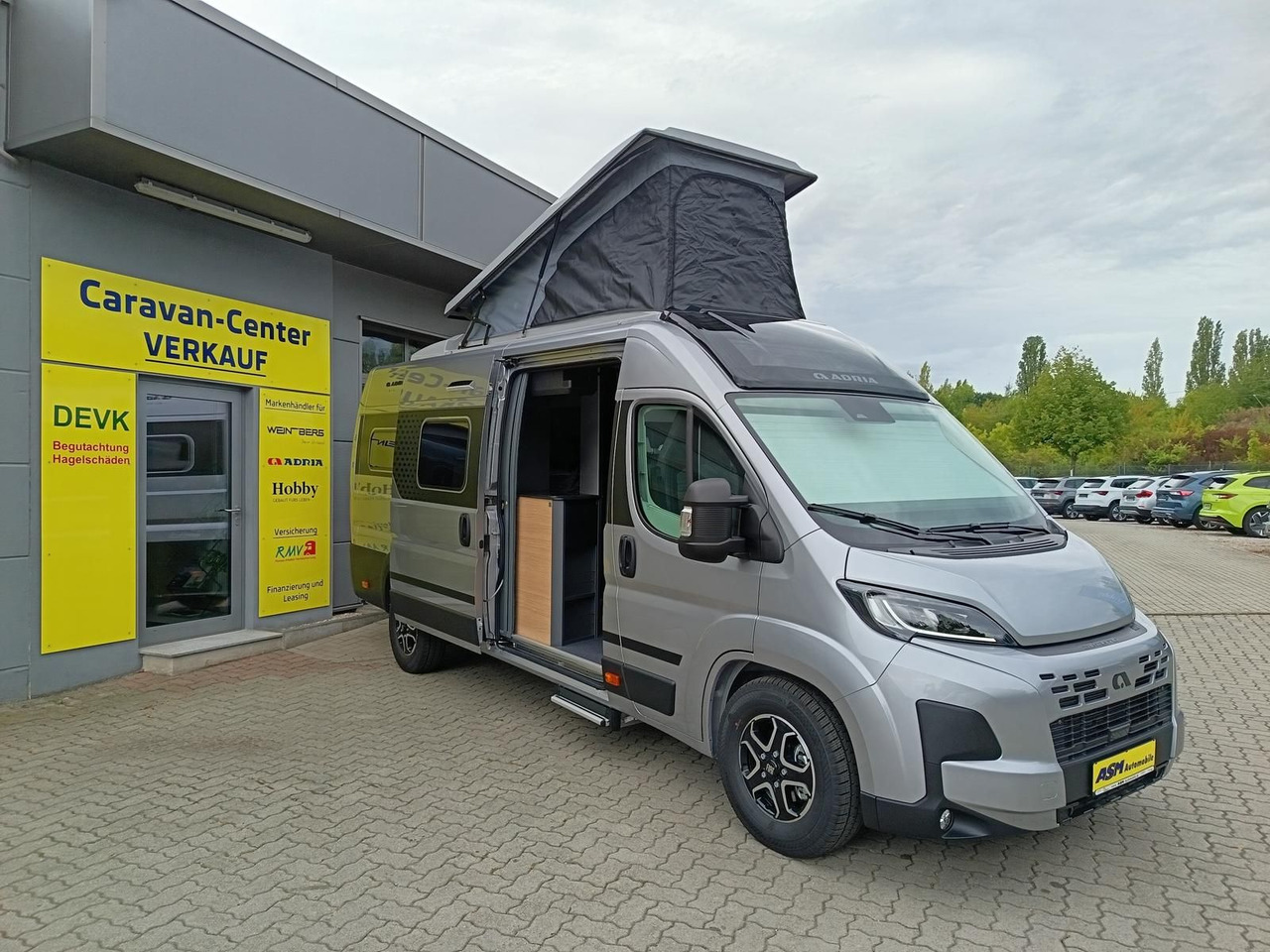 Adria Twin "60Y" 640 SGX 4,25MAXI*JUBILEE*AUFSTELLDACH - Fourgon aménagé: photos 2 Adria Twin "60Y" 640 SGX 4,25MAXI*JUBILEE*AUFSTELLDACH - Fourgon aménagé: photos 2