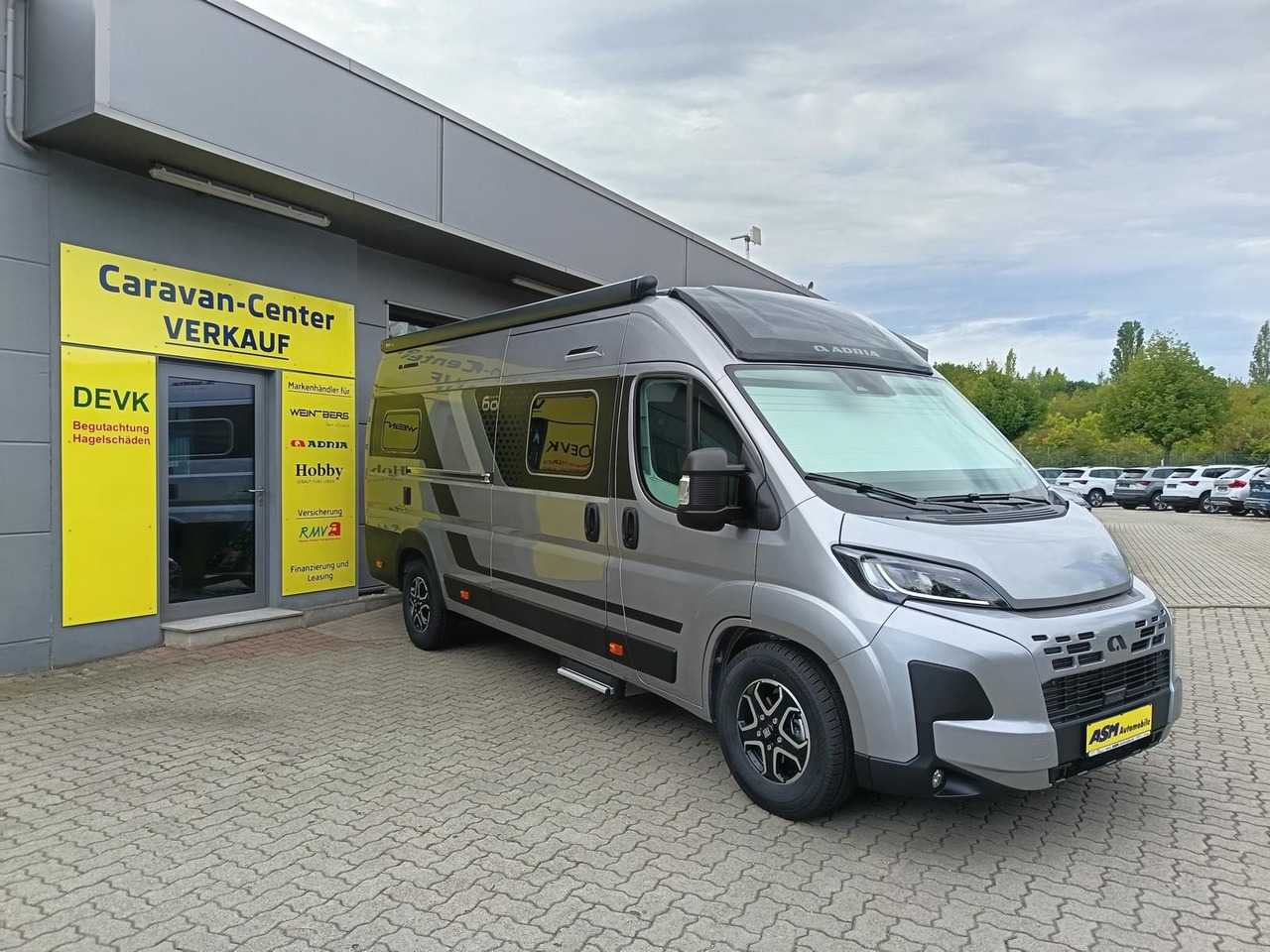 Adria Twin "60Y"  640 SLB 4,25MAXI*JUBILEE*MARKISE*LED - Fourgon aménagé: photos 2 Adria Twin "60Y"  640 SLB 4,25MAXI*JUBILEE*MARKISE*LED - Fourgon aménagé: photos 2