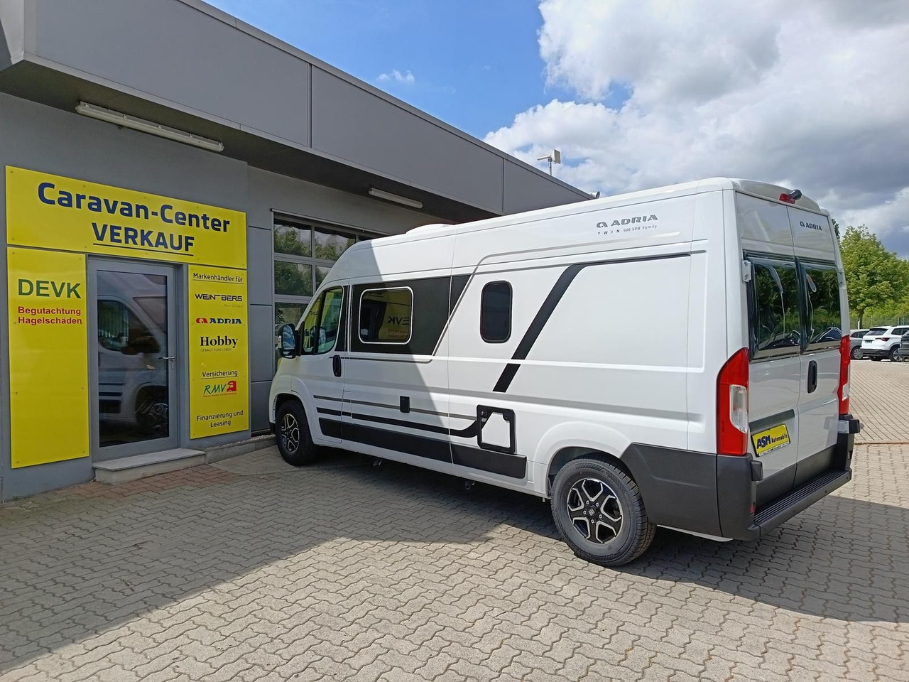 Adria Twin Twin 600 SPB Family*SAFETY*STYLE*DAB*SOFORT - Fourgon aménagé: photos 4 Adria Twin Twin 600 SPB Family*SAFETY*STYLE*DAB*SOFORT - Fourgon aménagé: photos 4