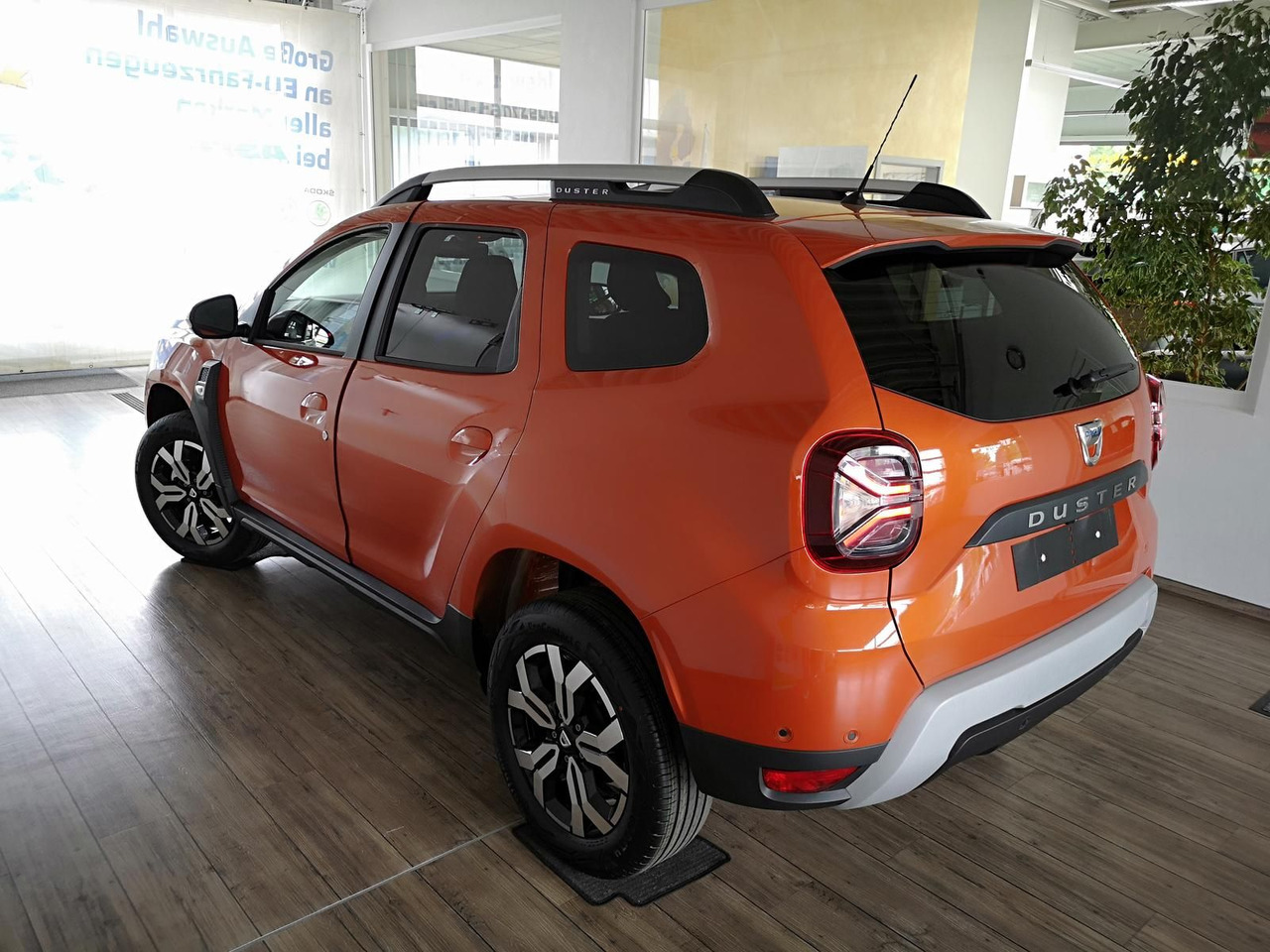 Dacia Duster Prestige Tce 130*KLIMA*SHZ*R-KAM*DAB*NAVI - SUV: photos 4 Dacia Duster Prestige Tce 130*KLIMA*SHZ*R-KAM*DAB*NAVI - SUV: photos 4