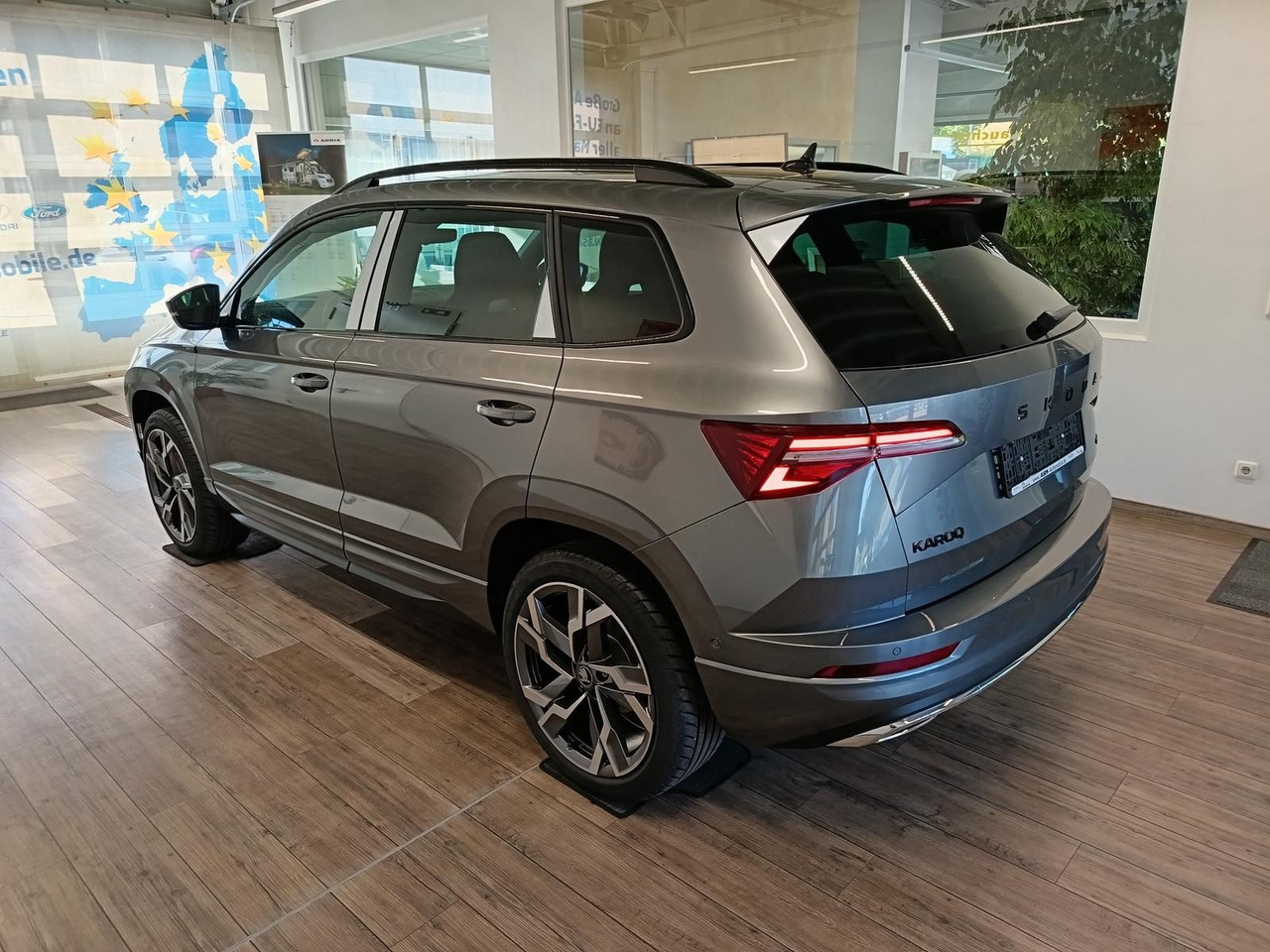 Skoda Karoq Sportline 2,0 TDI DSG 4x4*AHK*PSD*STD.HZG* - SUV: photos 4 Skoda Karoq Sportline 2,0 TDI DSG 4x4*AHK*PSD*STD.HZG* - SUV: photos 4