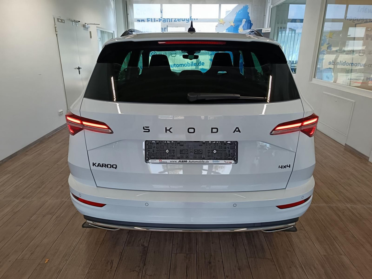 Skoda Karoq Sportline 2,0 TDI DSG 4x4*AHK*PSD*STD.HZG* - SUV: photos 5 Skoda Karoq Sportline 2,0 TDI DSG 4x4*AHK*PSD*STD.HZG* - SUV: photos 5