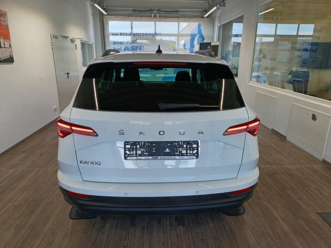Skoda Karoq Style 1,5TSI DSG*AHK-VORBER*NAVI*LED*R-KAM - SUV: photos 5 Skoda Karoq Style 1,5TSI DSG*AHK-VORBER*NAVI*LED*R-KAM - SUV: photos 5