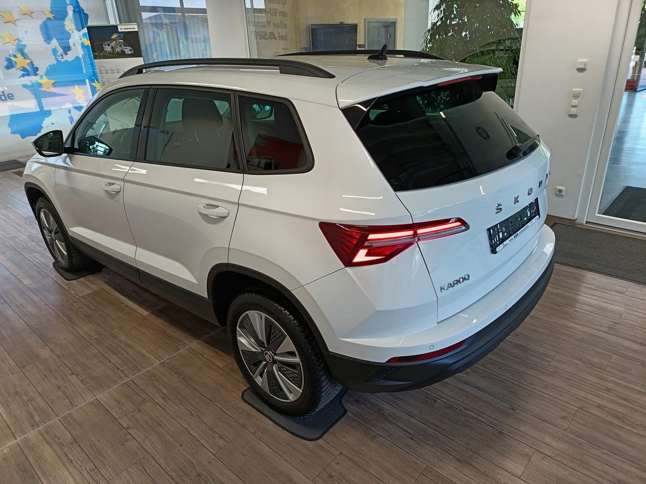 Skoda Karoq Style 1,5TSI DSG*AHK-VORBER*NAVI*LED*R-KAM - SUV: photos 4 Skoda Karoq Style 1,5TSI DSG*AHK-VORBER*NAVI*LED*R-KAM - SUV: photos 4