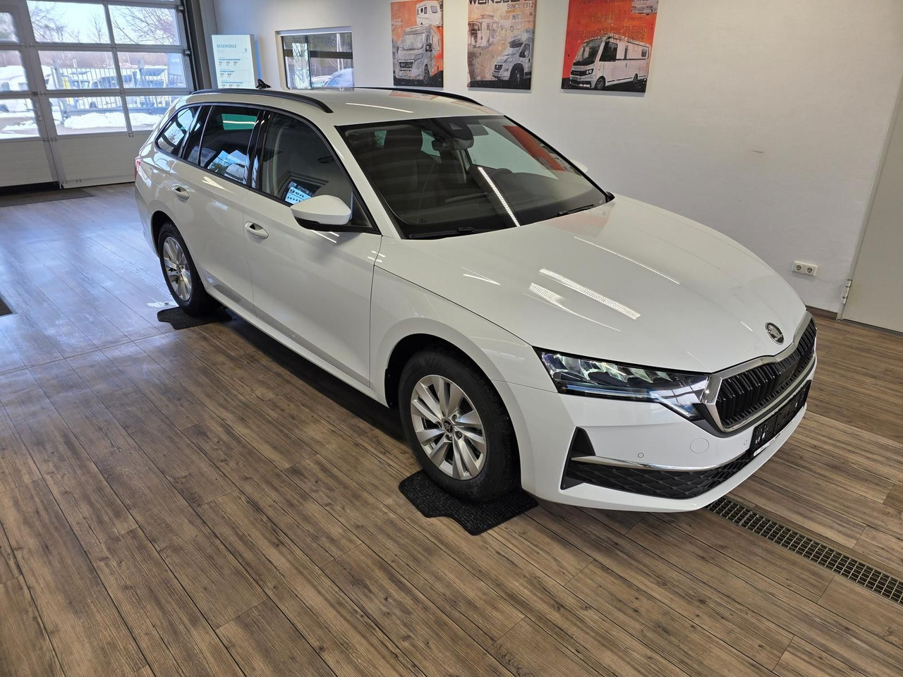 Skoda Octavia Combi Selection DSG*LED*ACC*WINTERPAKET* - Voiture: photos 3 Skoda Octavia Combi Selection DSG*LED*ACC*WINTERPAKET* - Voiture: photos 3