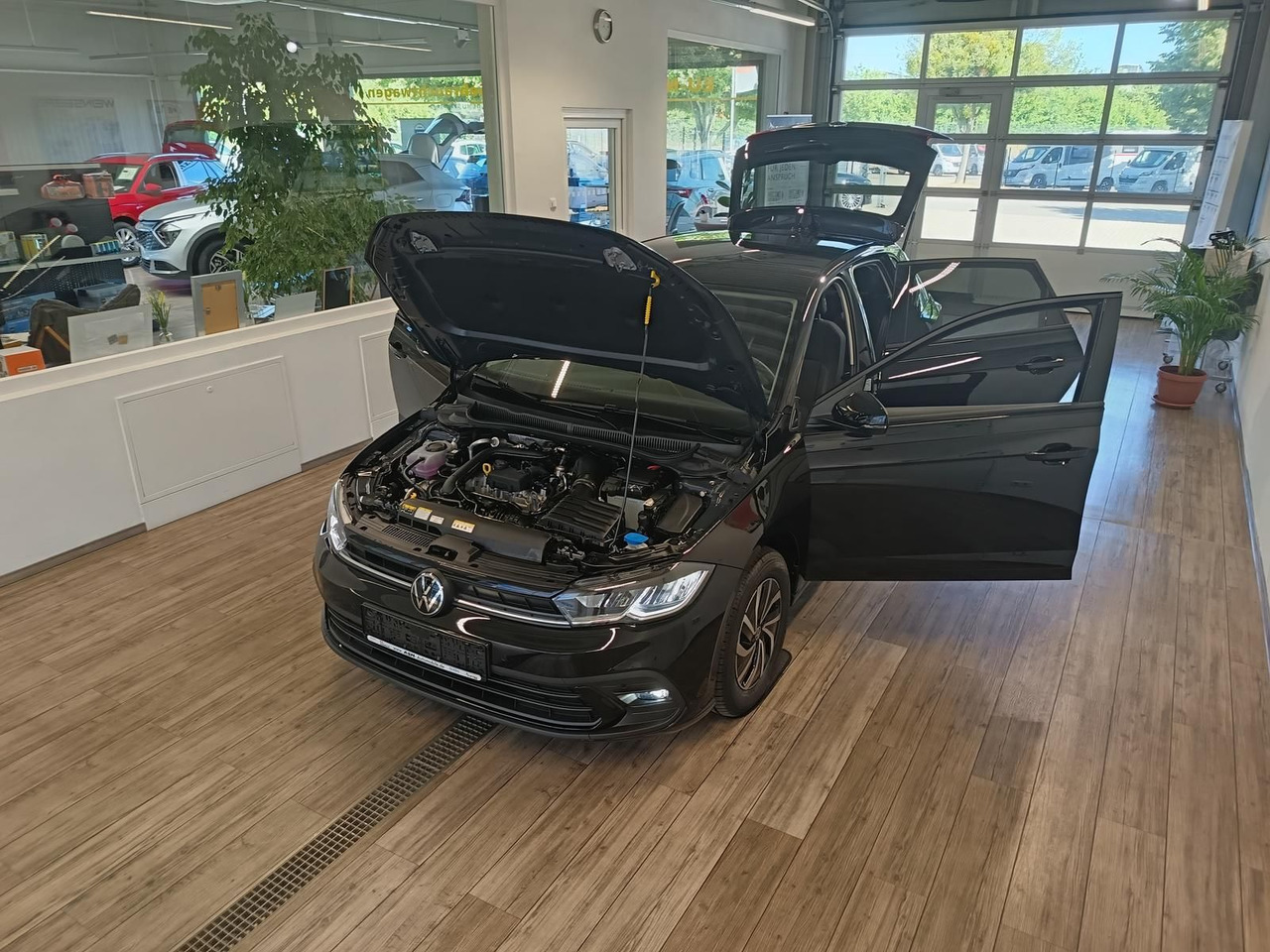 Volkswagen Polo Life 1.0 TSI 70kW DSG*LED*ACC*R-KAM*DAB*PDC - Voiture: photos 2 Volkswagen Polo Life 1.0 TSI 70kW DSG*LED*ACC*R-KAM*DAB*PDC - Voiture: photos 2