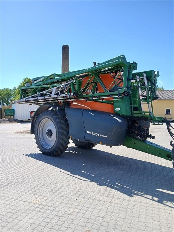 Amazone Ux 6201 super 42 m - Pulvérisateur traîné: photos 1 Amazone Ux 6201 super 42 m - Pulvérisateur traîné: photos 1
