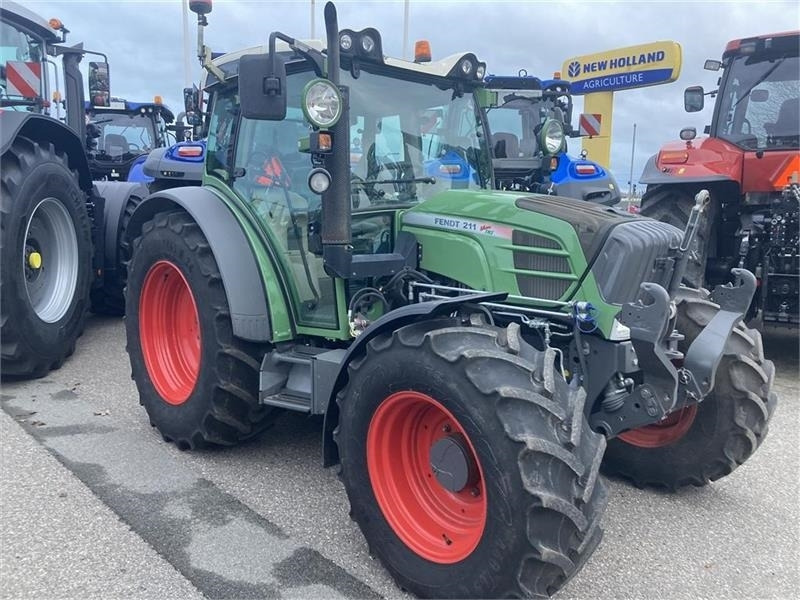 Fendt 211 Vario TMS - Tracteur agricole: photos 1 Fendt 211 Vario TMS - Tracteur agricole: photos 1