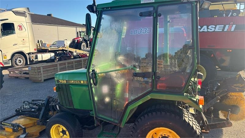 John Deere 755 Kompakt traktor  - Tracteur communal: photos 5 John Deere 755 Kompakt traktor  - Tracteur communal: photos 5