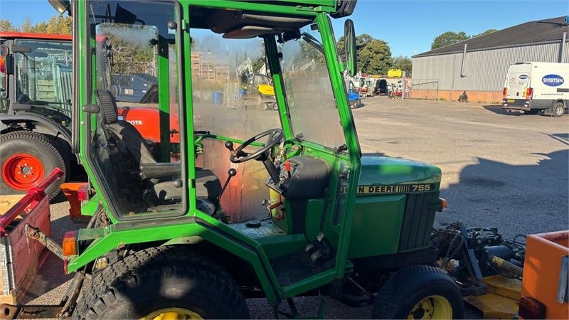 John Deere 755 Kompakt traktor  - Tracteur communal: photos 3 John Deere 755 Kompakt traktor  - Tracteur communal: photos 3