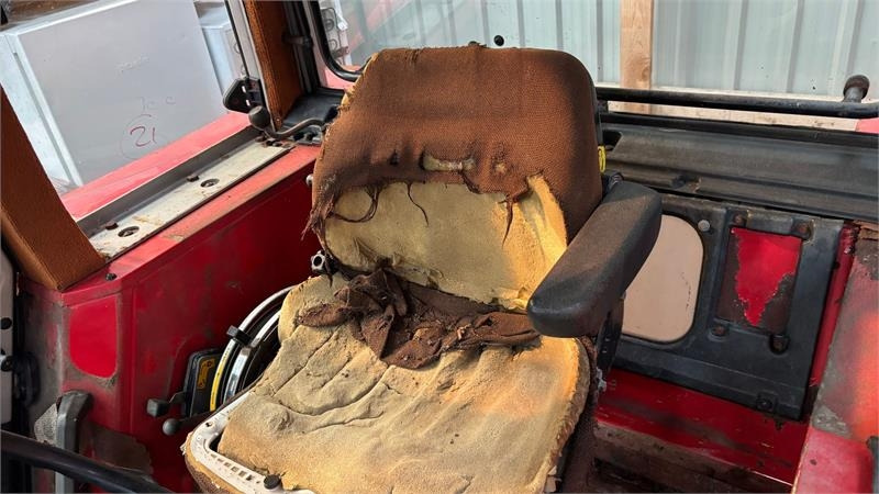 Massey Ferguson 699 - Tracteur agricole: photos 4 Massey Ferguson 699 - Tracteur agricole: photos 4