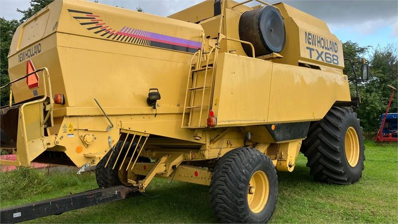 New Holland TX68 FSH - Moissonneuse-batteuse: photos 3 New Holland TX68 FSH - Moissonneuse-batteuse: photos 3