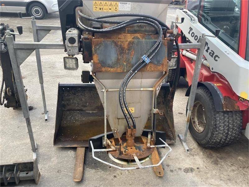 Véhicule de voirie/ Spécial Timan Tool-Trac 245: photos 10