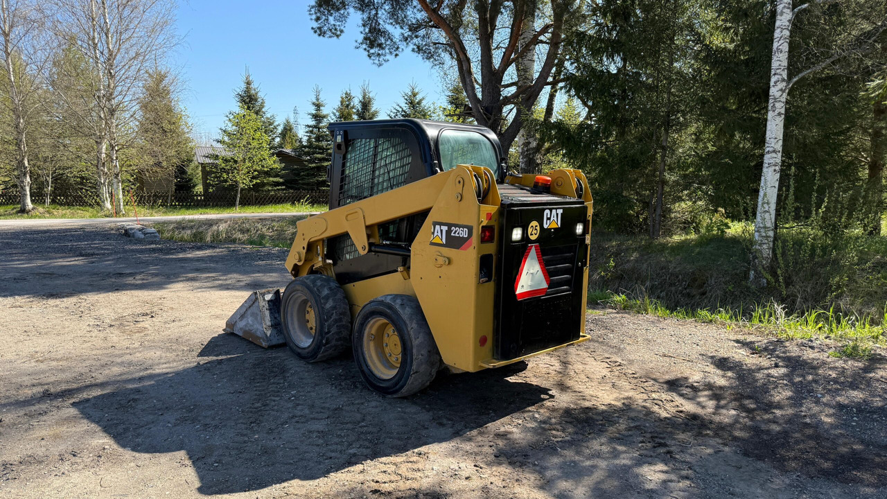 CAT 226D - Mini chargeuse: photos 3 CAT 226D - Mini chargeuse: photos 3