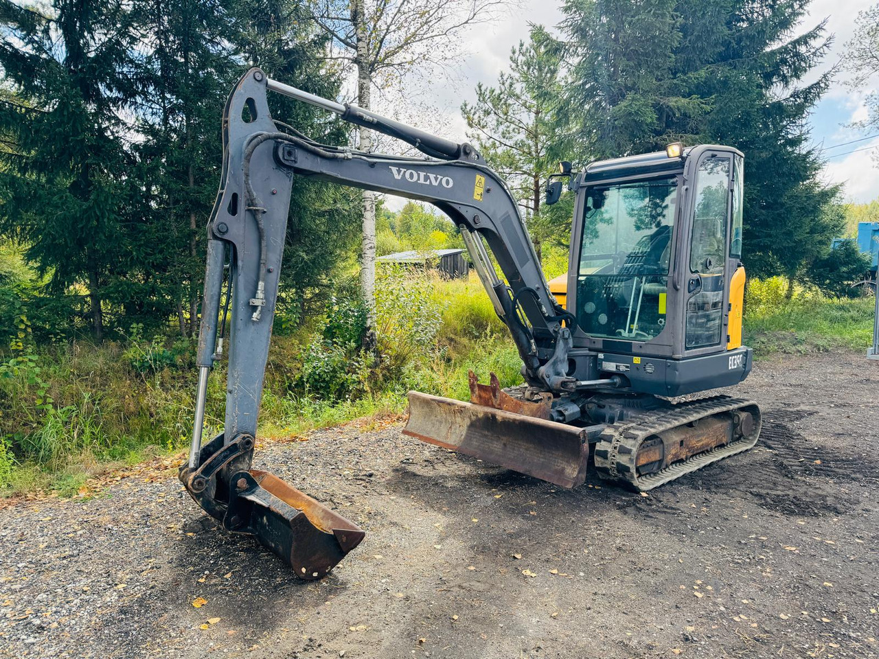 VOLVO EC35C - Mini pelle: photos 1 VOLVO EC35C - Mini pelle: photos 1
