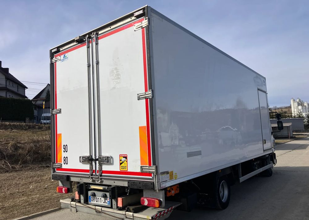 DAF Daf LF 12.210 chłodnia multi temperatura 16 palet - Camion frigorifique: photos 3 DAF Daf LF 12.210 chłodnia multi temperatura 16 palet - Camion frigorifique: photos 3