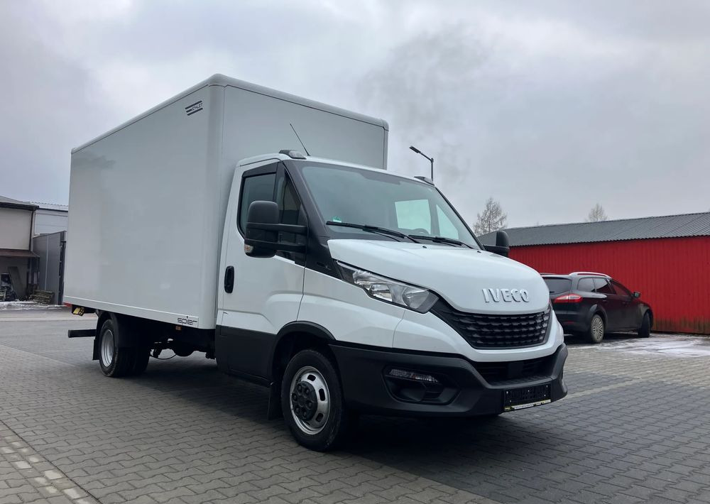 Iveco DAILY 35C16 kontener kurierka winda STAN PERFEKCYJNY - Fourgon grand volume: photos 2 Iveco DAILY 35C16 kontener kurierka winda STAN PERFEKCYJNY - Fourgon grand volume: photos 2