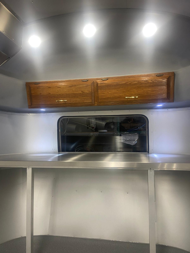 Remorque magasin 1992 Airstream Classic 1992 Airstream Classic – Fully Rebuilt Vintage Travel Trailer: photos 17