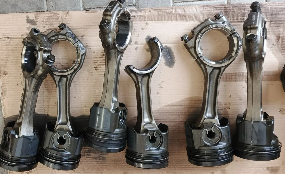 DAF XF 106 EURO 6 MX13 TŁOK KORBOWÓD 2027726 - Moteur pour Camion: photos 1 DAF XF 106 EURO 6 MX13 TŁOK KORBOWÓD 2027726 - Moteur pour Camion: photos 1