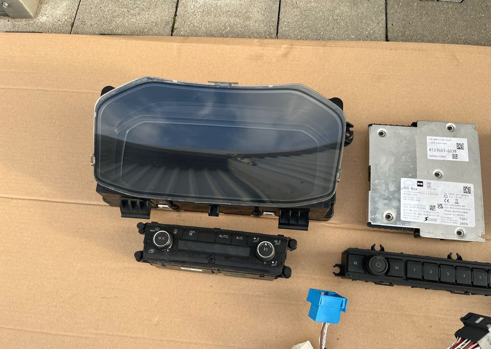 Elektronika kabiny MAN TG3 TGX TGS nowy model sterowniki licznik wiązka - Cabine et intérieur pour Camion: photos 3 Elektronika kabiny MAN TG3 TGX TGS nowy model sterowniki licznik wiązka - Cabine et intérieur pour Camion: photos 3