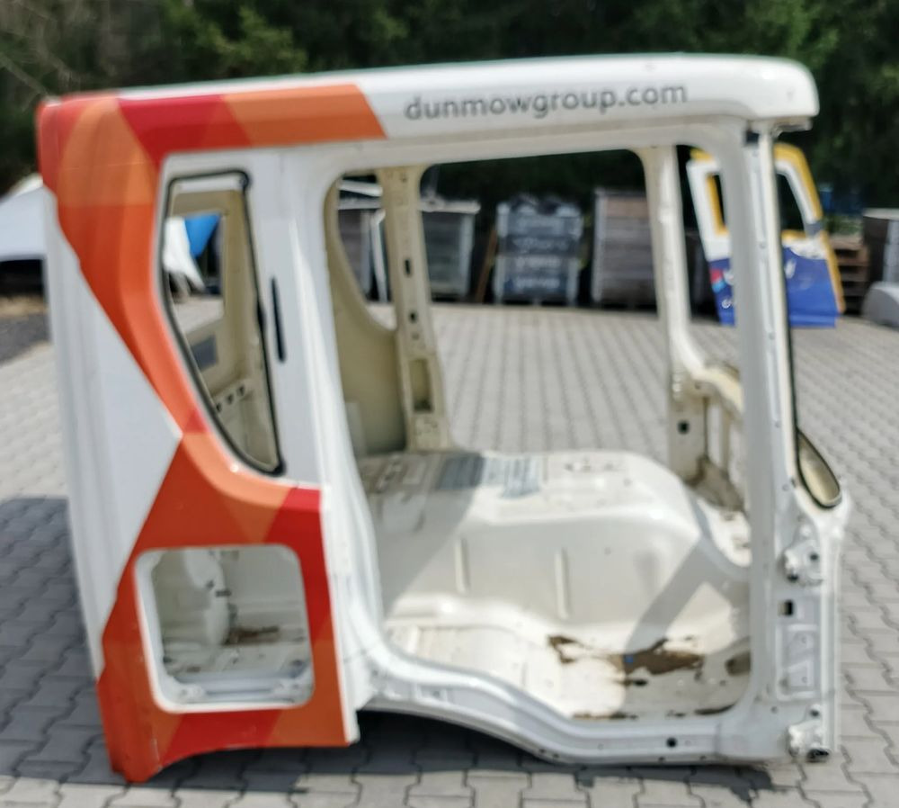 KABINA SCANIA P NGT - Cabine pour Camion: photos 4 KABINA SCANIA P NGT - Cabine pour Camion: photos 4