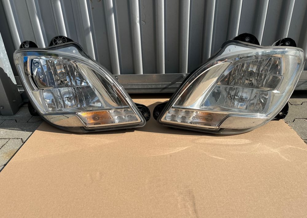 Lampa DAF XF 106 euro 6 reflektor H7 - Lumière/ Éclairage pour Camion: photos 1 Lampa DAF XF 106 euro 6 reflektor H7 - Lumière/ Éclairage pour Camion: photos 1