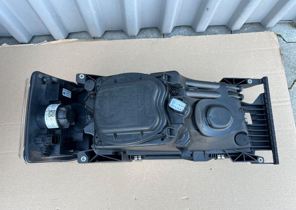 Lampa Scania R Streamline lewa reflektor 2416136 - Lumière/ Éclairage pour Camion: photos 2 Lampa Scania R Streamline lewa reflektor 2416136 - Lumière/ Éclairage pour Camion: photos 2